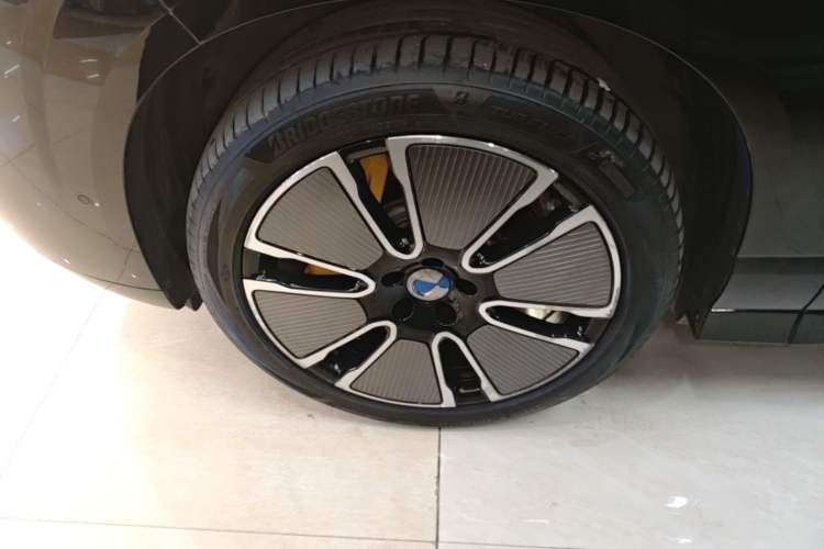 Used Denza N8L 2025 Model Flagship Model Left Front Wheel Hub