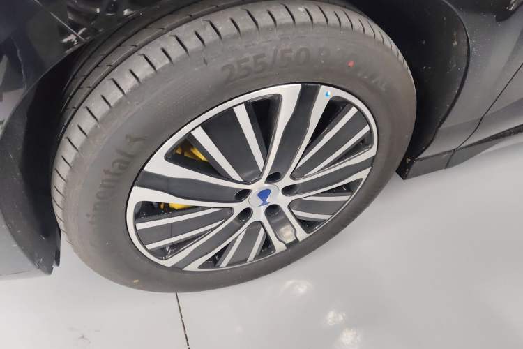 Used Denza N8L 2025 Model Zunrong Model Left Front Wheel Hub