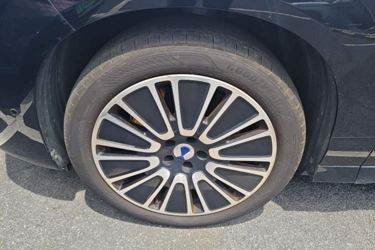 Used Denza N8L 2025 Model Flagship Model Left Front Wheel Hub