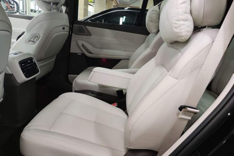 Used Denza N8L 2025 Model Flagship Model Left Rear Seat