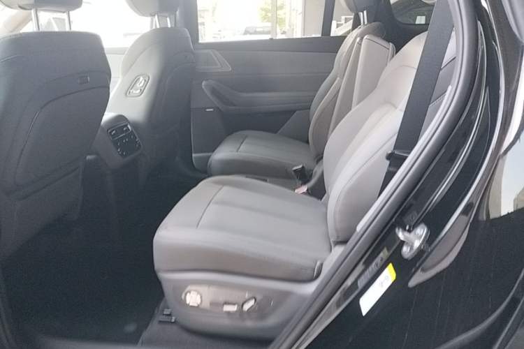 Used Denza N8L 2025 Model Flagship Model Left Rear Seat
