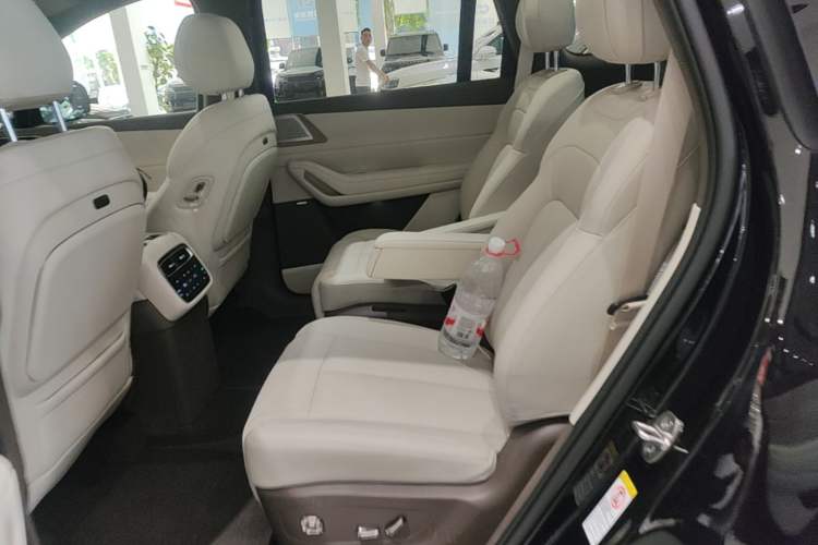 Used Denza N8L 2025 Model Flagship Model Left Rear Seat