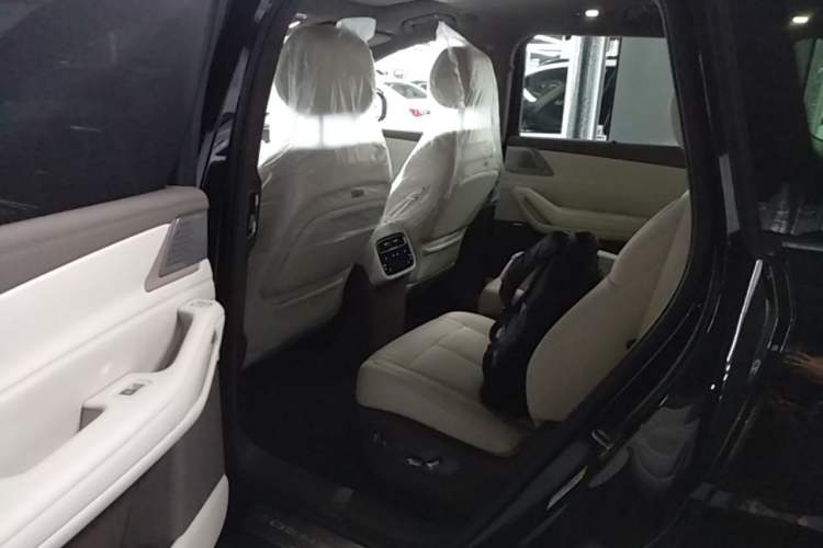 Used Denza N8L 2025 Model Flagship Model Left Rear Seat