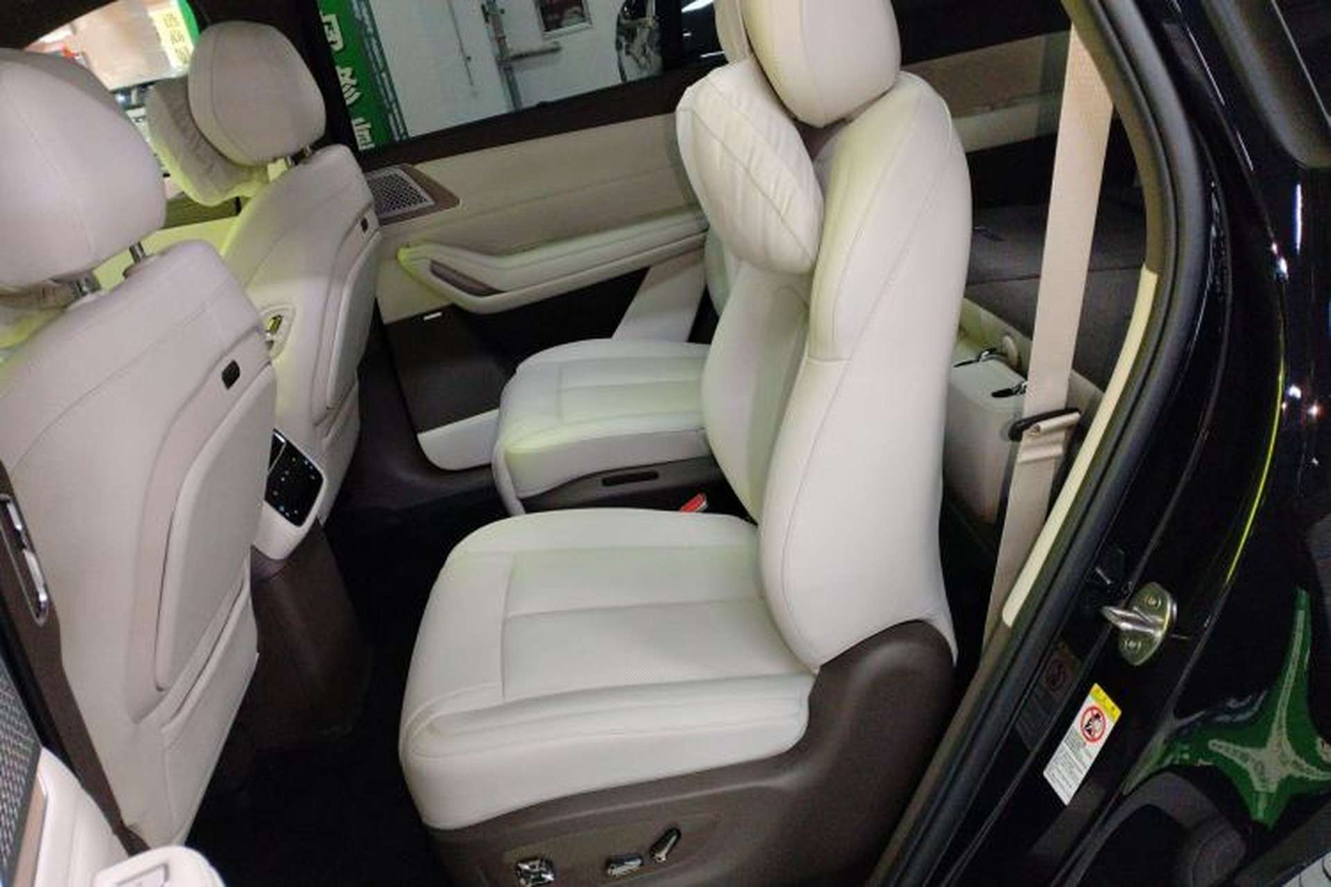Used Denza N8L 2025 Model Flagship Model Left Rear Seat