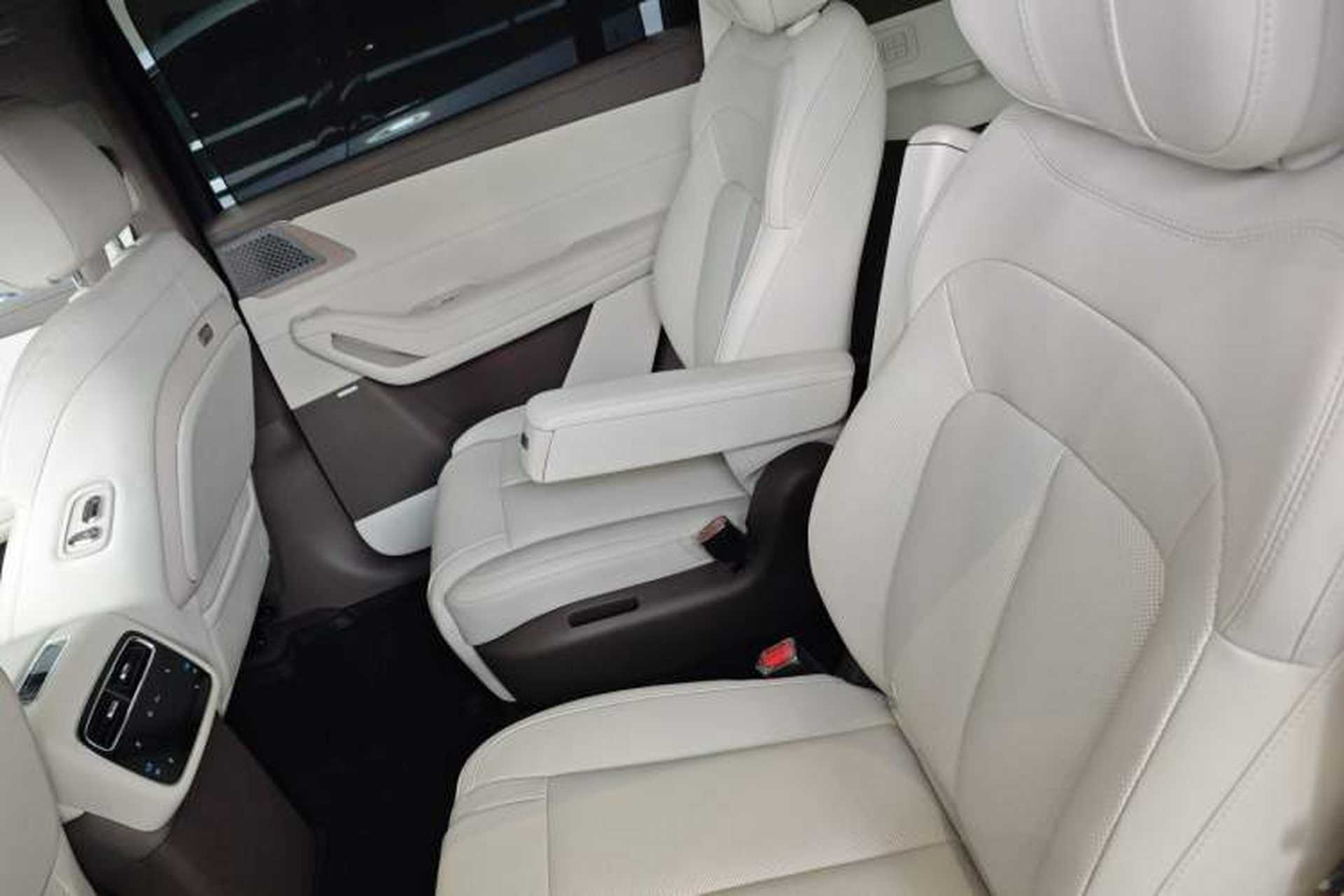 Used Denza N8L 2025 Model Flagship Model Left Rear Seat