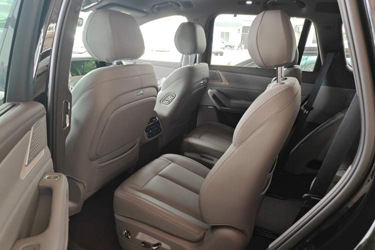Used Denza N8L 2025 Model Flagship Model Left Rear Seat