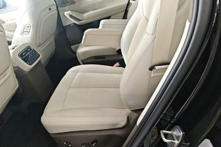 Used Denza N8L 2025 Model Flagship Model Left Rear Seat