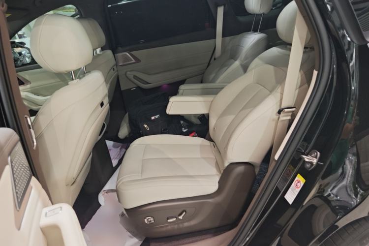 Used Denza N8L 2025 Model Flagship Model Left Rear Seat