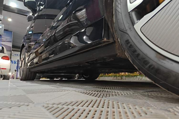 Used Denza N8L 2025 Model Flagship Model Left Side Sill