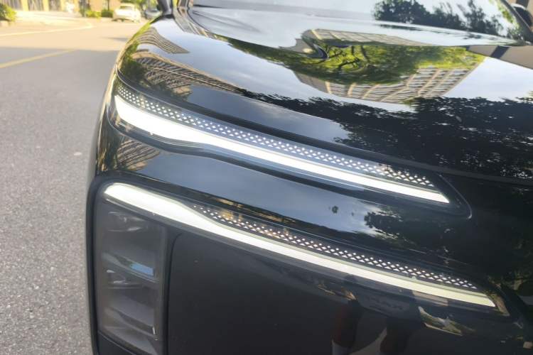 Used Denza N8L 2025 Model Flagship Model Right Front Headlight
