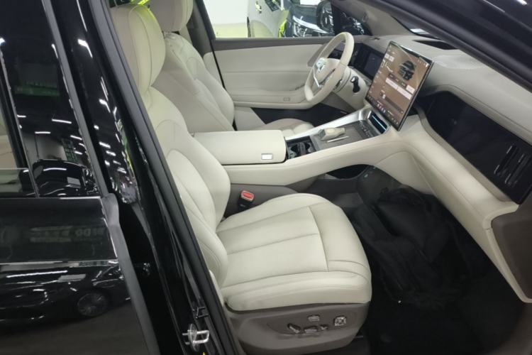 Used Denza N8L 2025 Model Flagship Model Right Front Seat