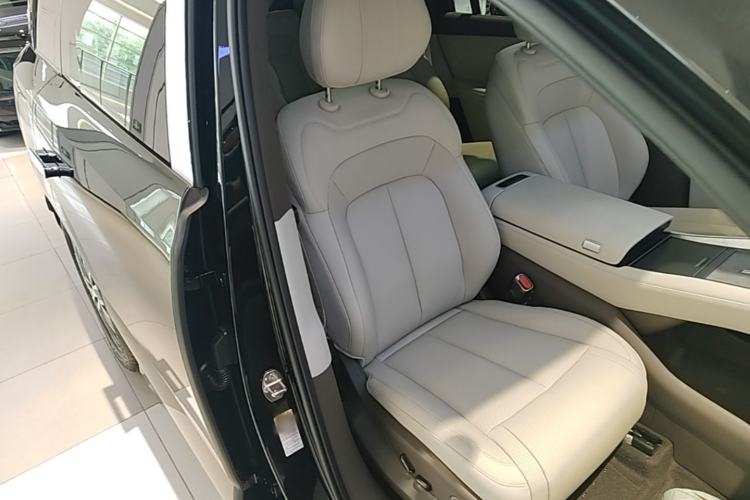 Used Denza N8L 2025 Model Zunrong Model Right Front Seat