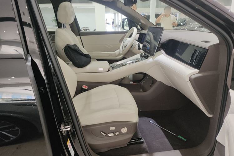 Used Denza N8L 2025 Model Flagship Model Right Front Seat