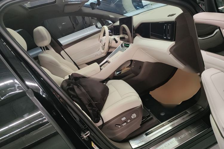 Used Denza N8L 2025 Model Flagship Model Right Front Seat