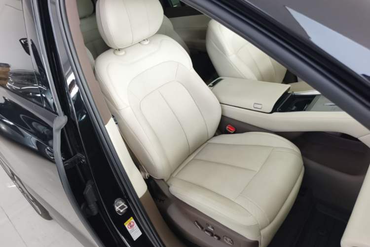 Used Denza N8L 2025 Model Flagship Model Right Front Seat