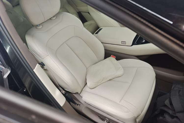 Used Denza N8L 2025 Model Flagship Model Right Front Seat