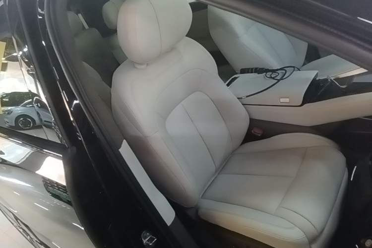 Used Denza N8L 2025 Model Flagship Model Right Front Seat