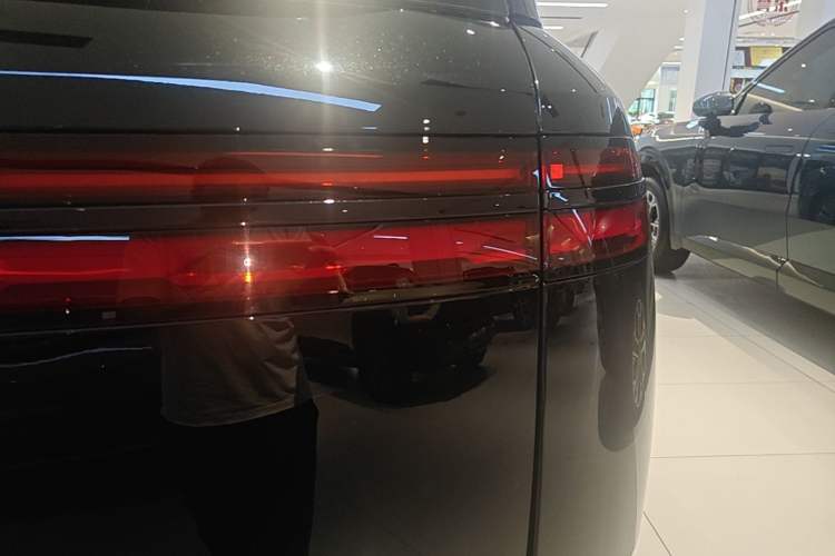 Used Denza N8L 2025 Model Flagship Model Right Rear Taillight