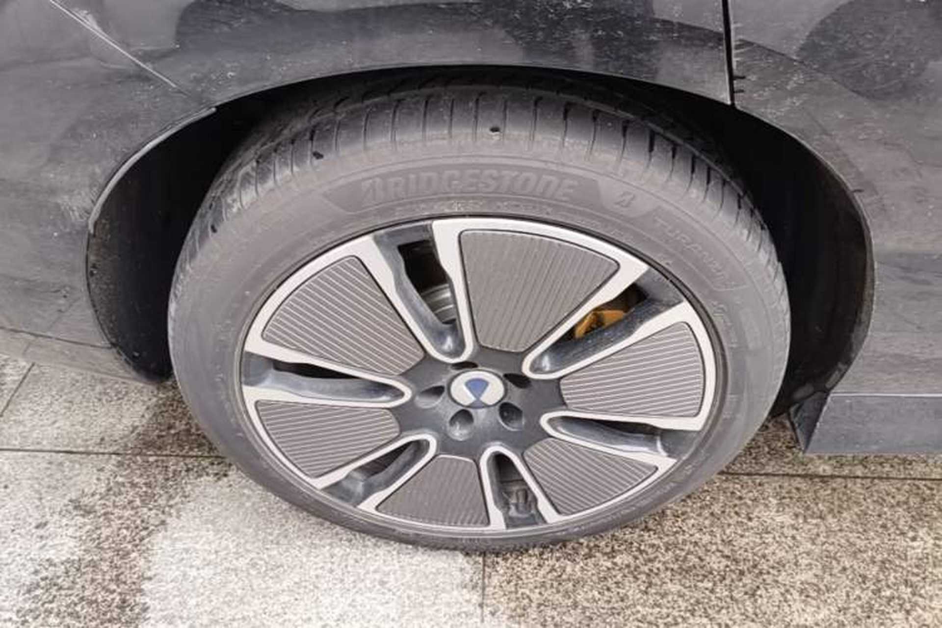 Used Denza N8L 2025 Model Flagship Model Right Rear Wheel Hub
