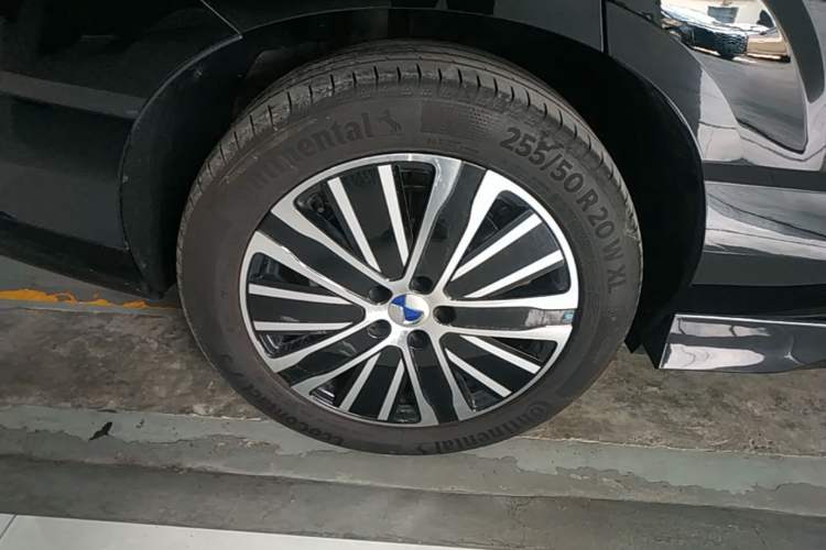 Used Denza N8L 2025 Model Zunrong Model Right Rear Wheel Hub