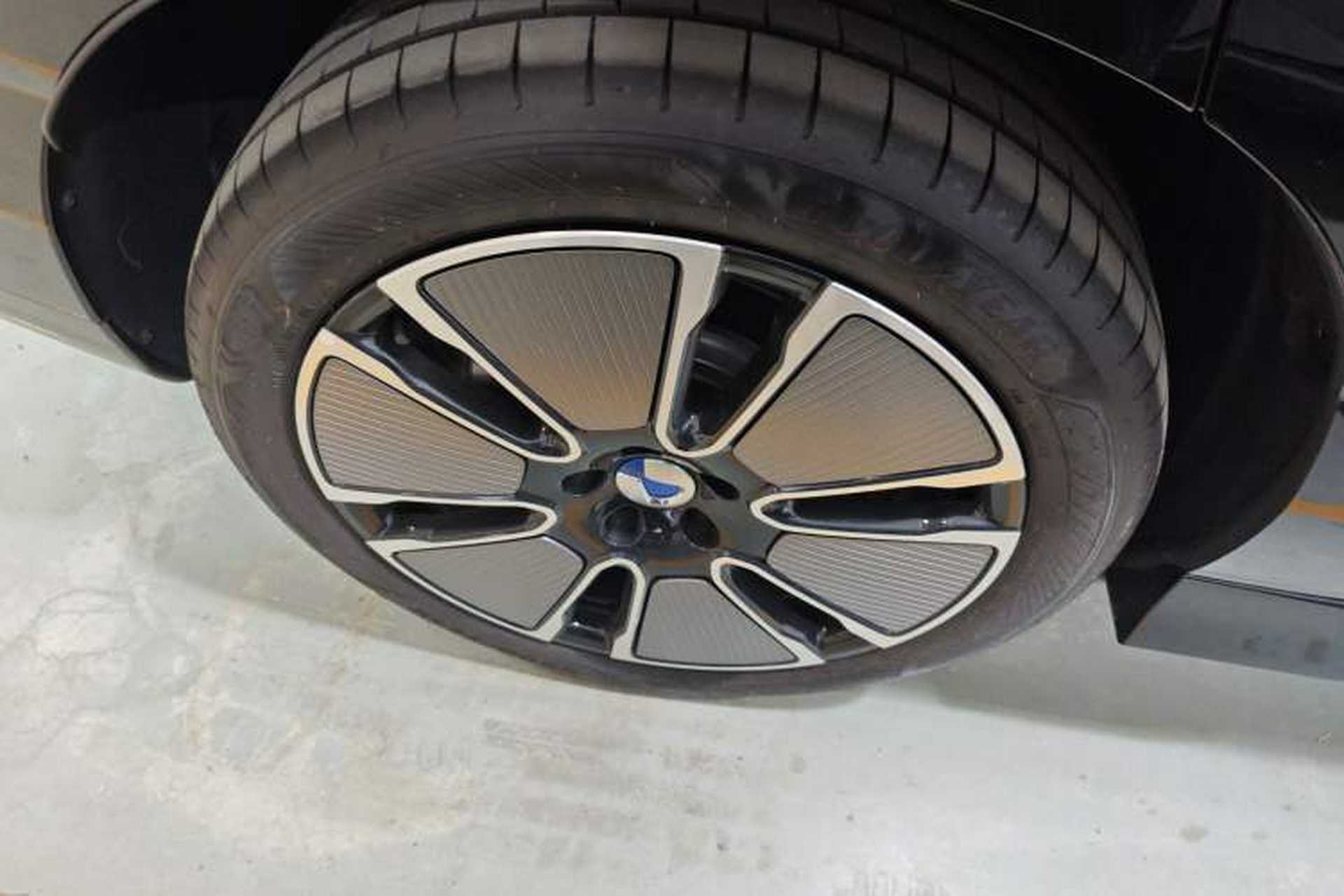 Used Denza N8L 2025 Model Flagship Model Right Rear Wheel Hub