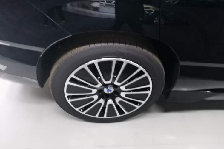 Used Denza N8L 2025 Model Flagship Model Right Rear Wheel Hub