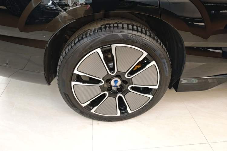 Used Denza N8L 2025 Model Flagship Model Right Rear Wheel Hub