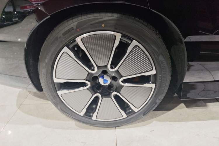 Used Denza N8L 2025 Model Flagship Model Right Rear Wheel Hub