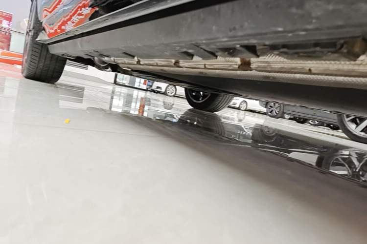 Used Denza N8L 2025 Model Flagship Model Right Side Sill