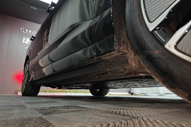 Used Denza N8L 2025 Model Flagship Model Right Side Sill