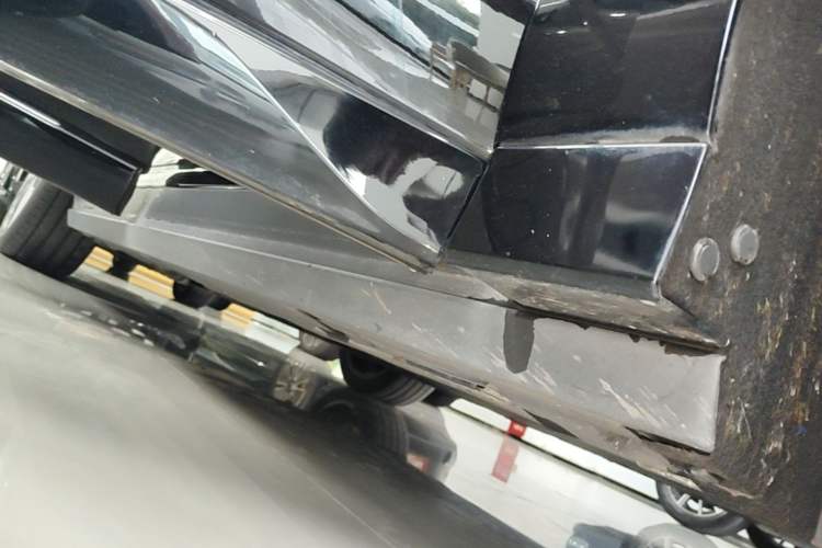 Used Denza N8L 2025 Model Flagship Model Right Side Sill