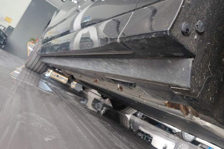Used Denza N8L 2025 Model Flagship Model Right Side Sill
