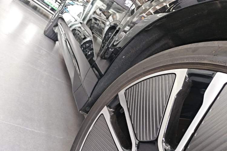 Used Denza N8L 2025 Model Flagship Model Right Side Sill