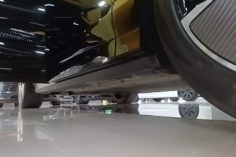 Used Denza N8L 2025 Model Flagship Model Right Side Sill