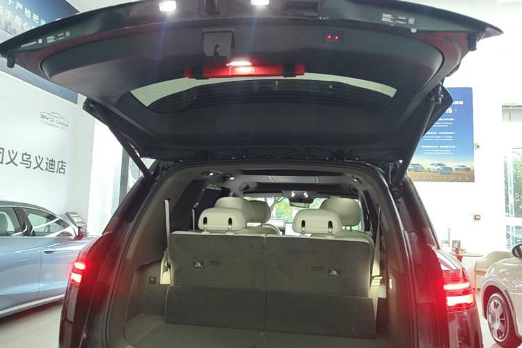 Used Denza N8L 2025 Model Flagship Model Trunk