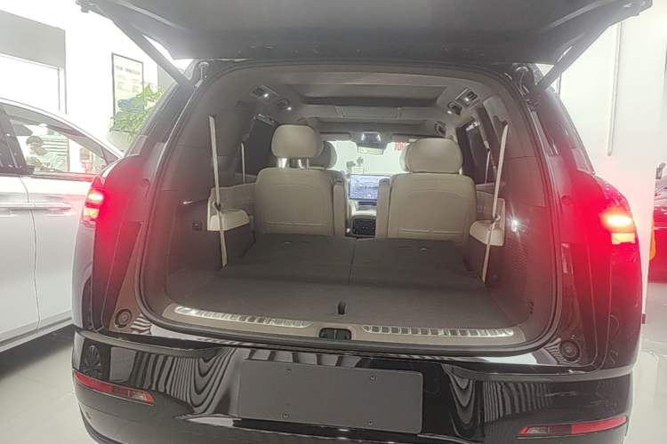 Used Denza N8L 2025 Model Flagship Model Trunk