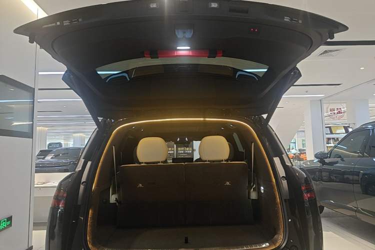 Used Denza N8L 2025 Model Flagship Model Trunk