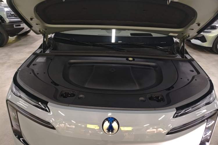 Used Denza N8L 2025 Model Flagship Model Engine Bay