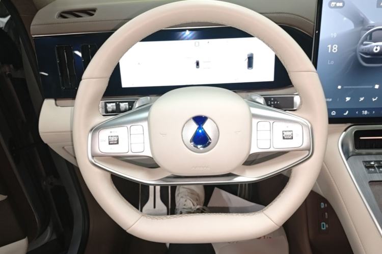 Used Denza N8L 2025 Model Flagship Model Steering Wheel