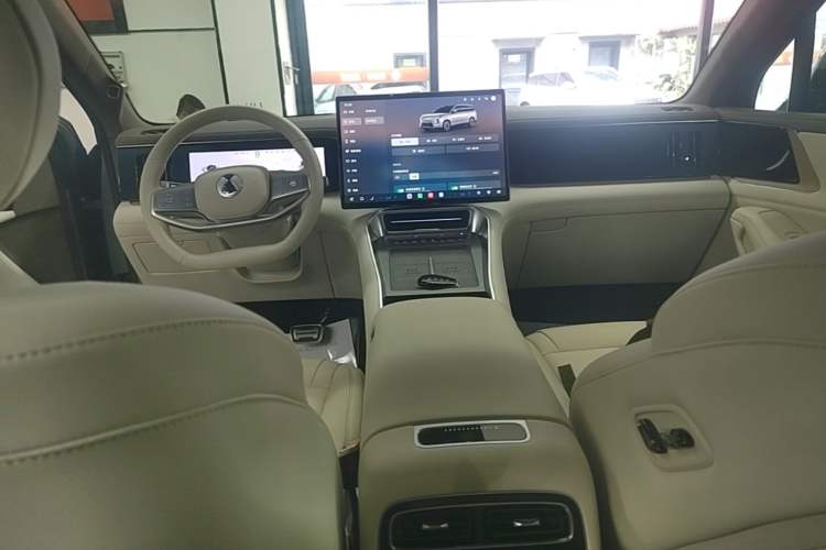 Used Denza N8L 2025 Model Flagship Model Center Console