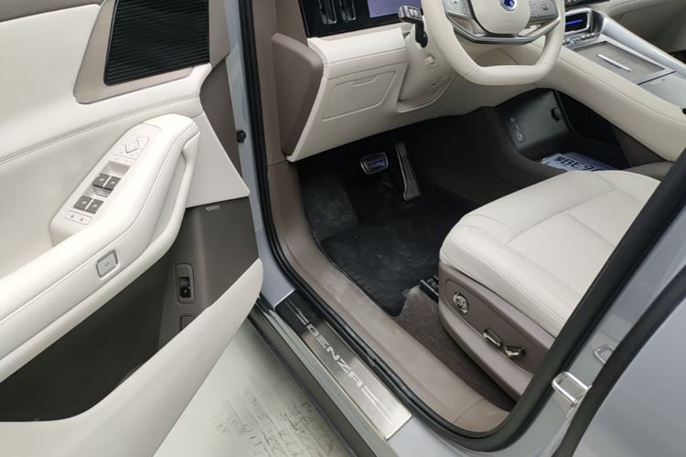 Used Denza N8L 2025 Model Flagship Model Driver Seat