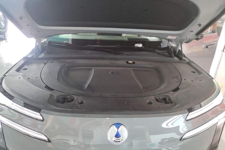 Used Denza N8L 2025 Model Flagship Model Engine Bay