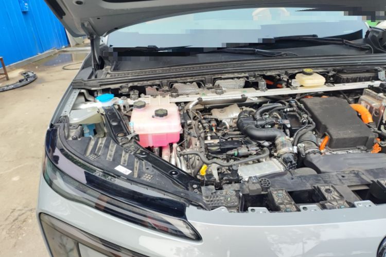 Used Denza N8L 2025 Model Flagship Model Engine Bay Right