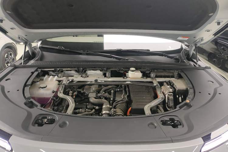Used Denza N8L 2025 Model Flagship Model Engine Bay