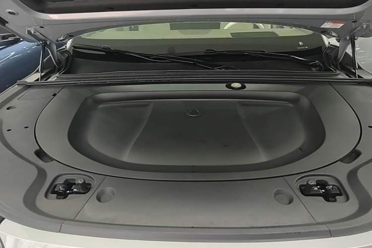 Used Denza N8L 2025 Model Flagship Model Engine Bay