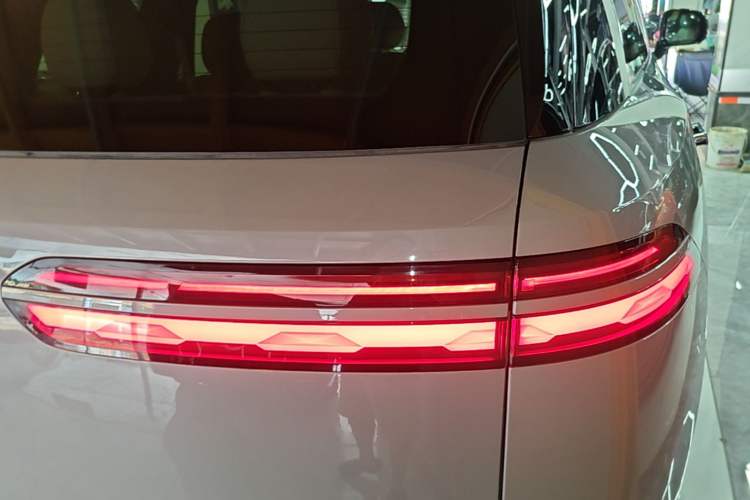 Used Denza N8L 2025 Model Flagship Model Exterior 3