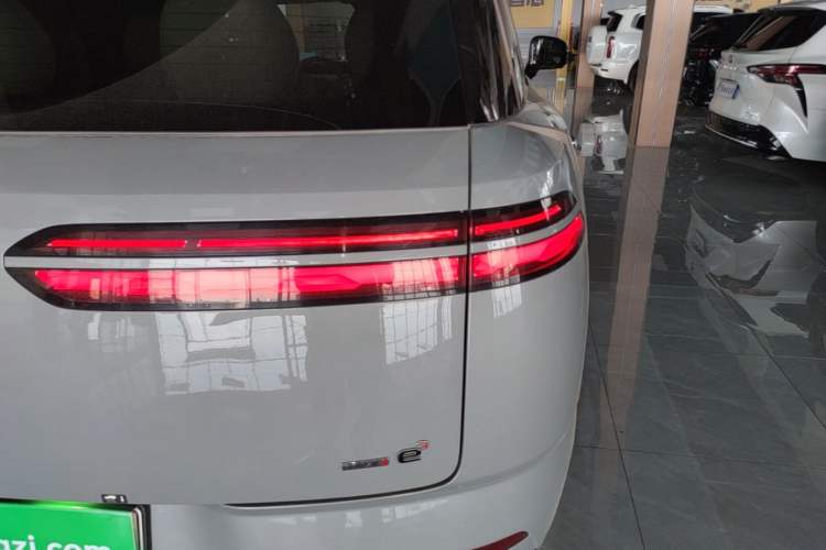 Used Denza N8L 2025 Model Flagship Model Exterior 3