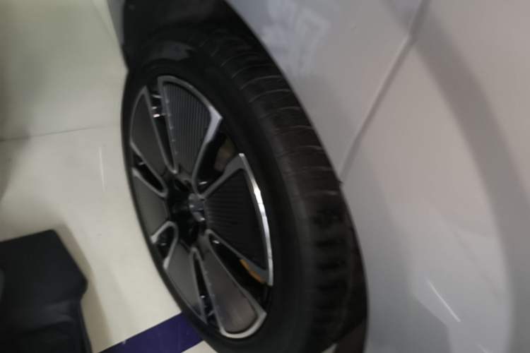 Used Denza N8L 2025 Model Flagship Model Exterior 5