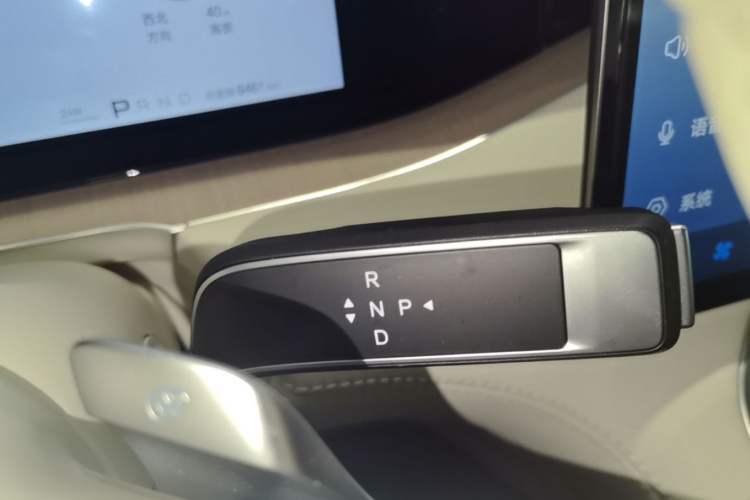 Used Denza N8L 2025 Model Flagship Model Gear Lever
