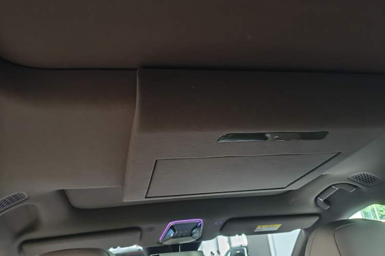 Used Denza N8L 2025 Model Zunrong Model Headliner
